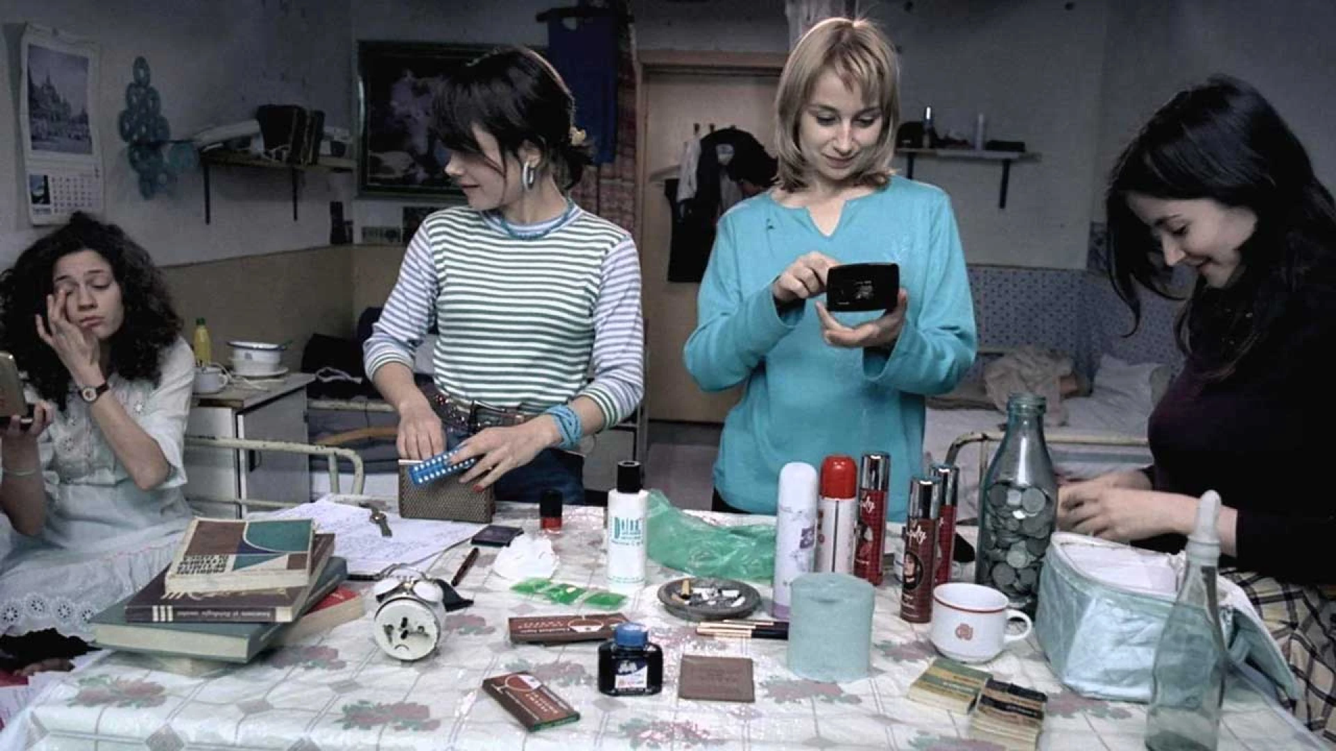 دانلود فیلم 4Months, 3 Weeks and 2 Days 2007