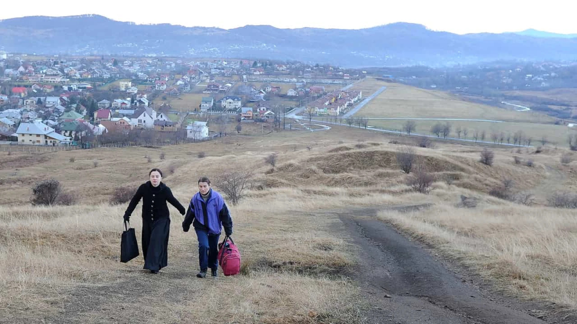 دانلود فیلم Beyond the Hills 2012