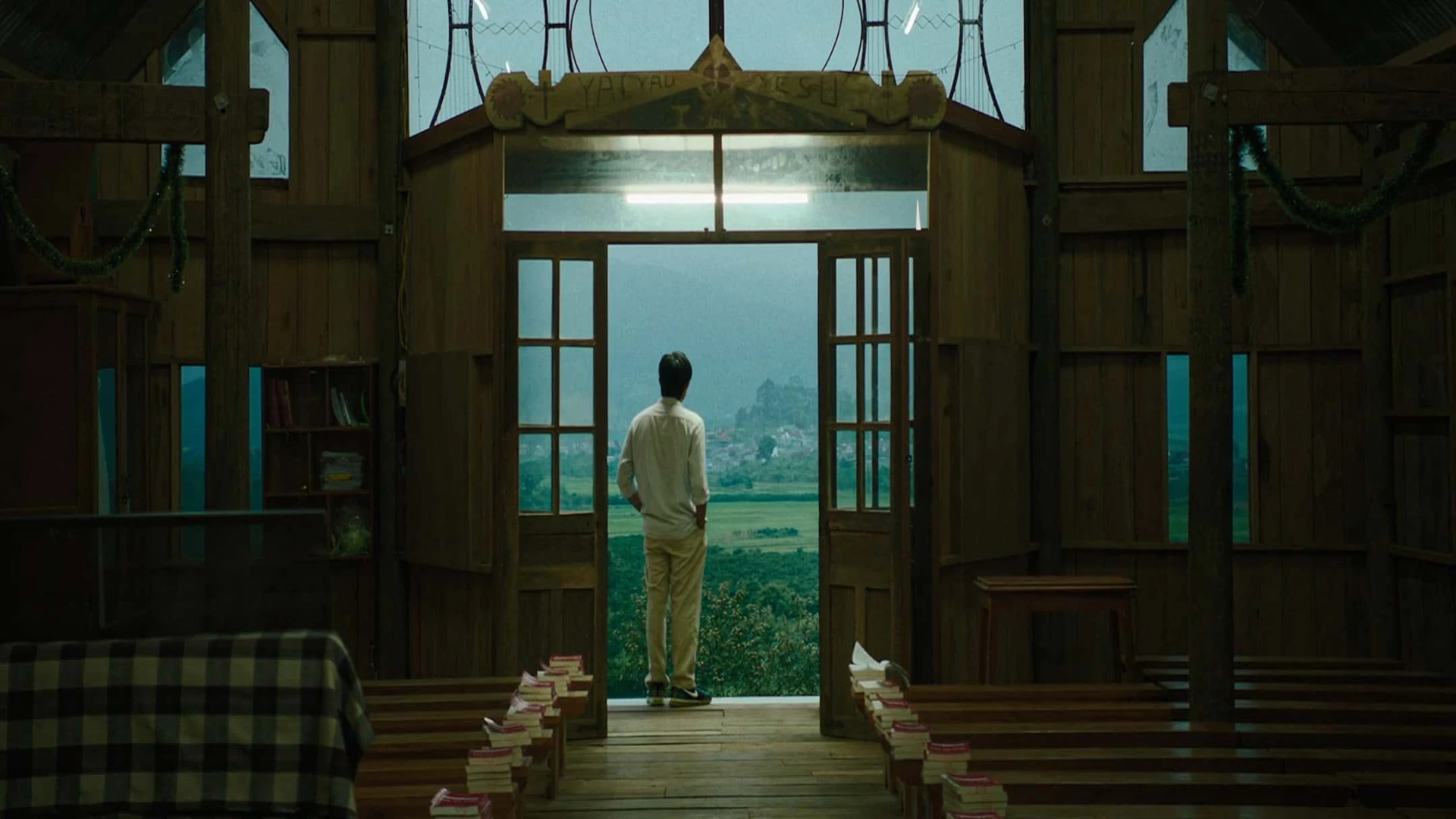 دانلود فیلم Inside the Yellow Cocoon Shell 2023