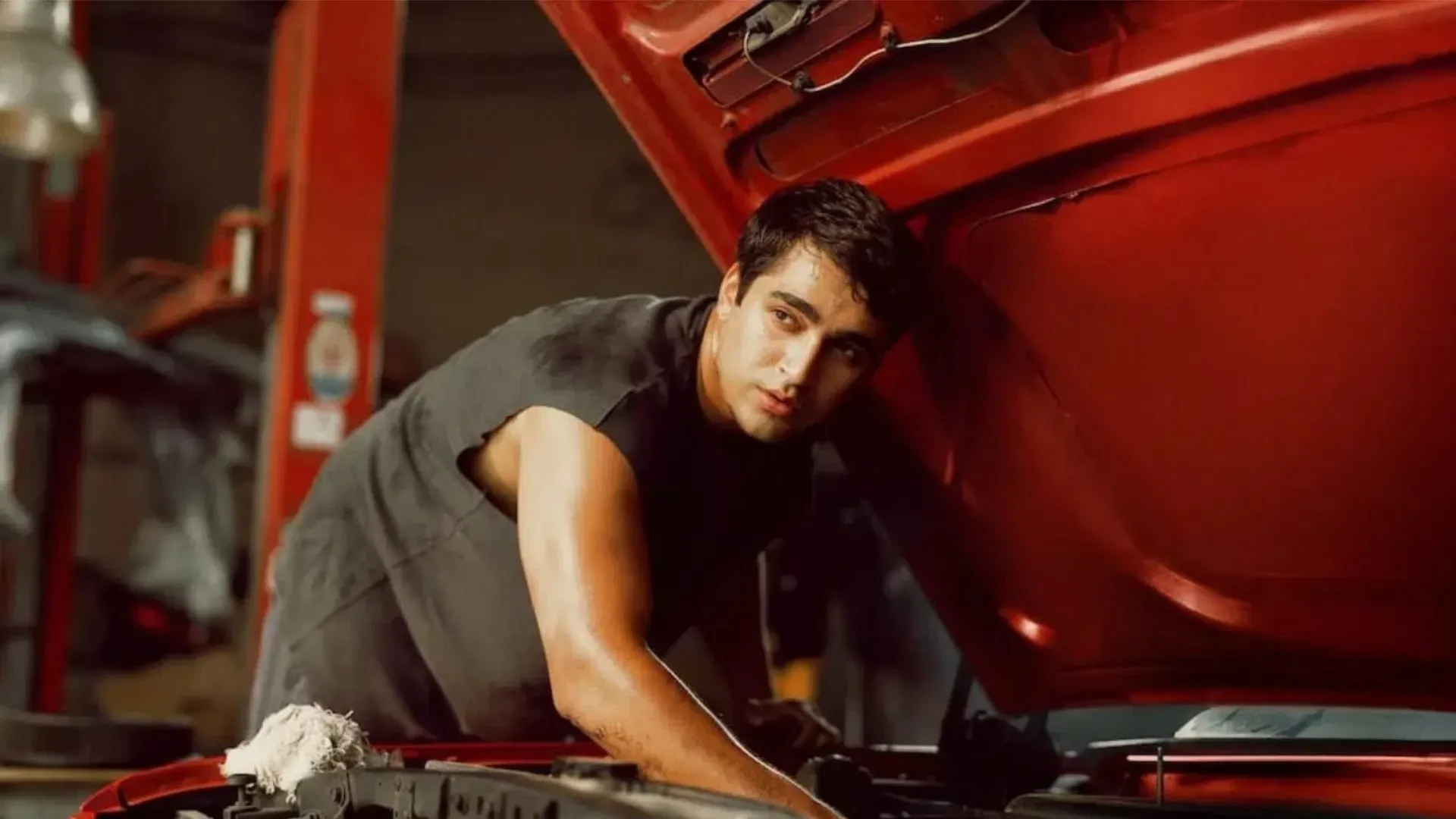 دانلود فیلم Metruk Adam 2025