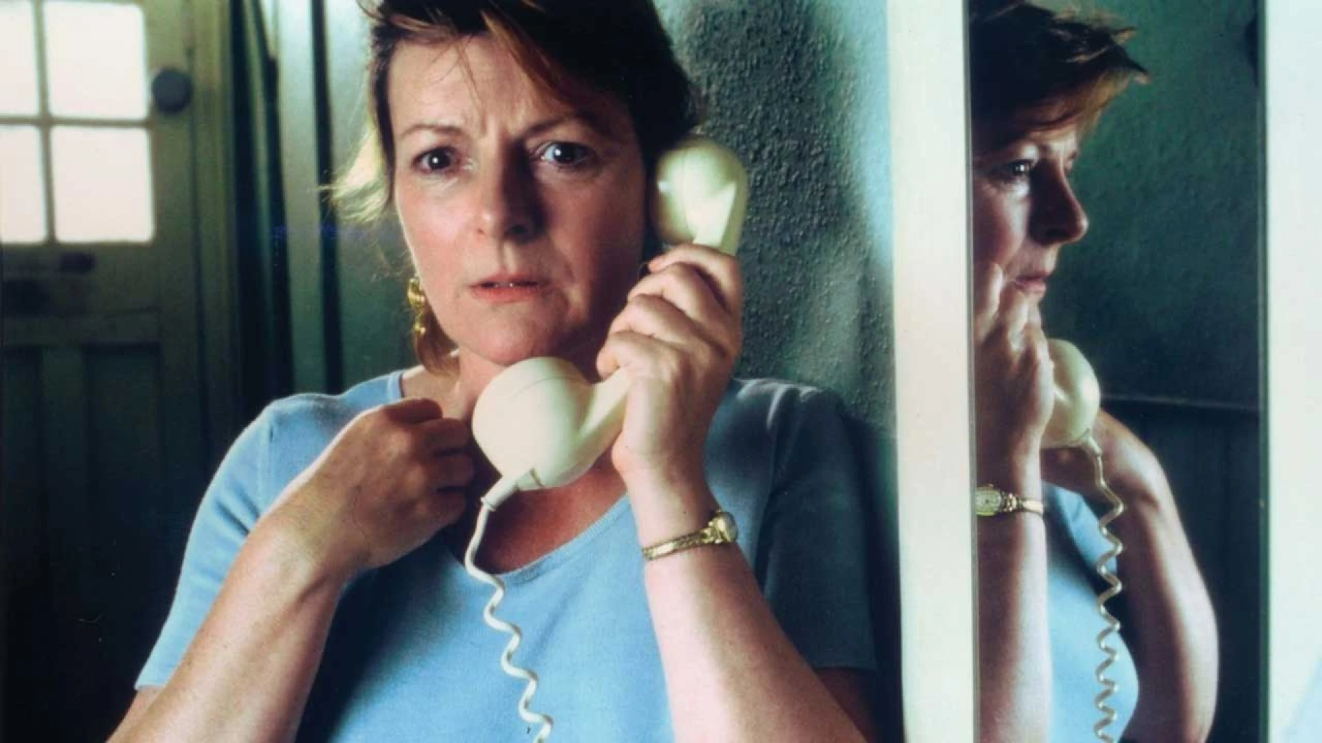 دانلود فیلم Secrets & Lies 1996