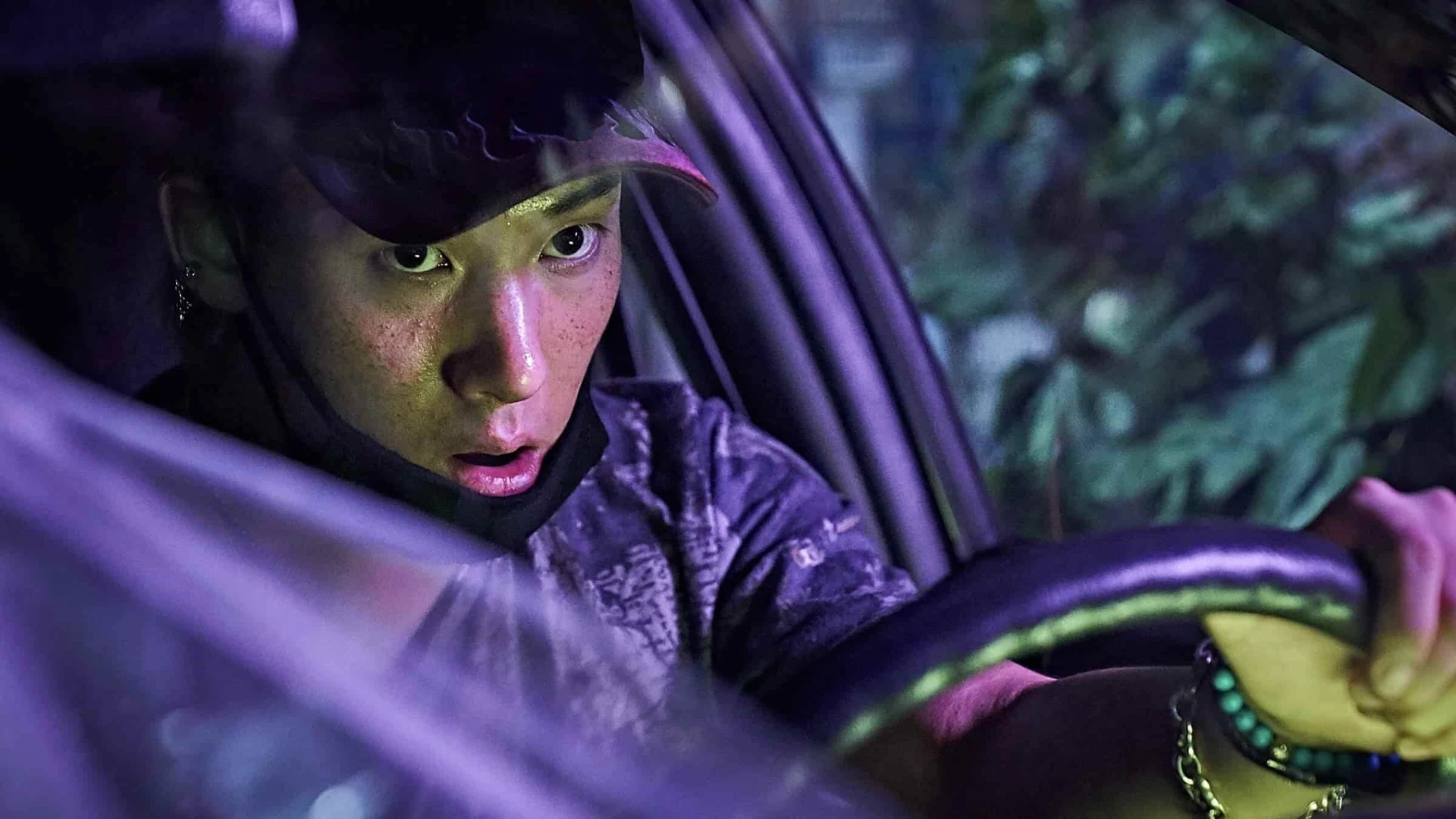 دانلود فیلم Beasts Clawing at Straws 2020