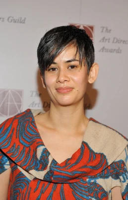 Suttirat Anne Larlarb