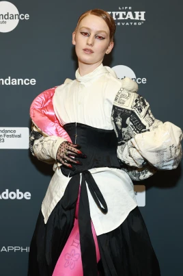 Bobbi Salvör Menuez